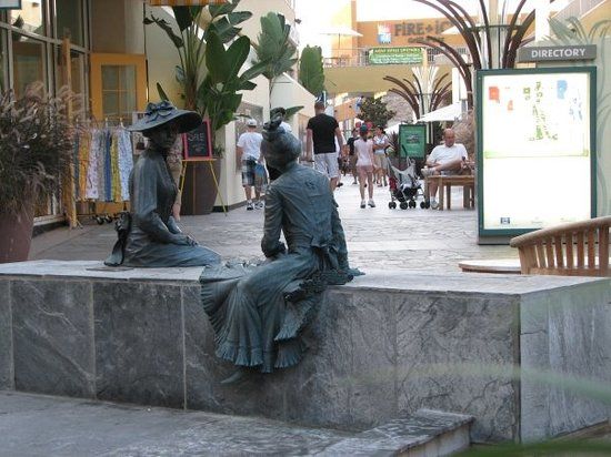 UltraLuxe Anaheim Cinemas at Gardenwalk